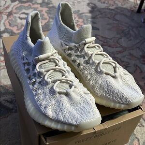 Yeezy 350 V2 CMPCT size 11